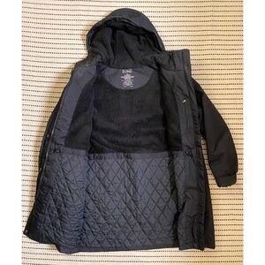 L.L. Bean Womens Winter Jacket Hood Black Lined Insulated and Water Resistant